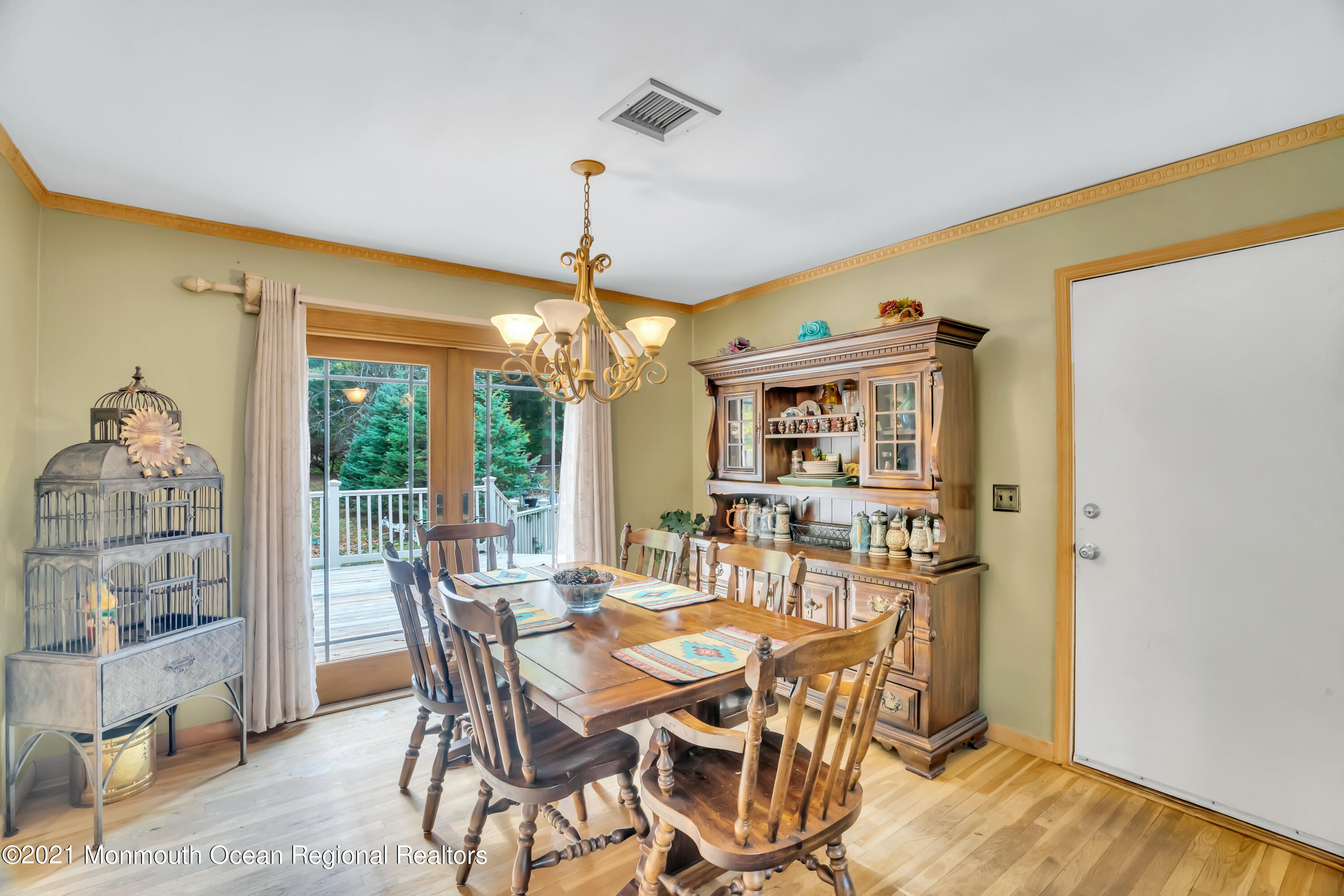 615 West Farms Road Howell, NJ 07731 - Photo 10 of 36 a dining room with furniture and window