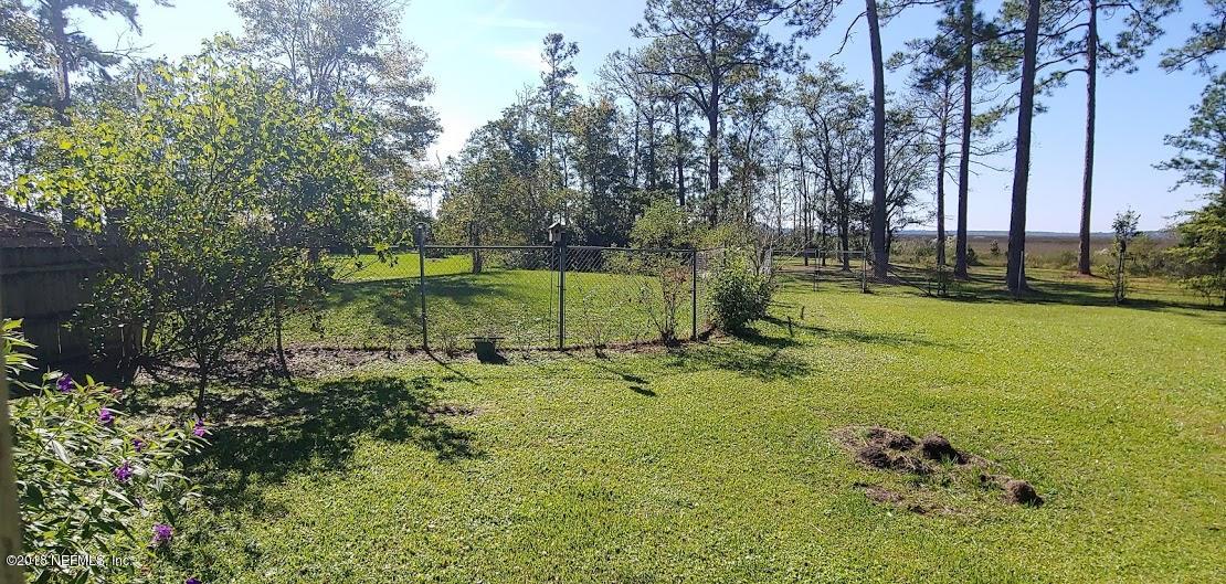 85049 Claxton Road Yulee, FL 32097 - Photo 12 of 37 back yard
