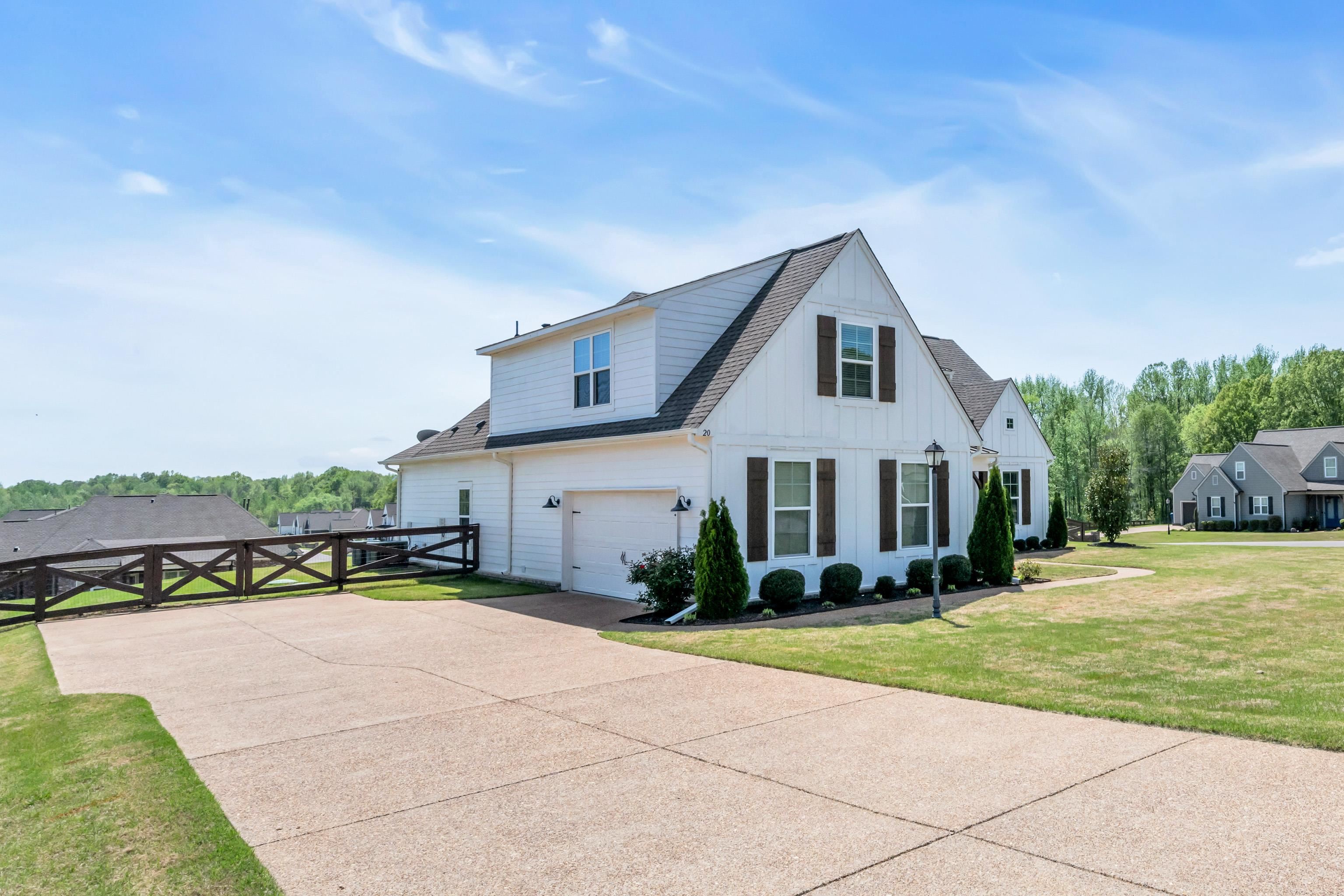 20 Thorpe Cove Piperton, TN 38017 - Photo 3 of 39 a front view of a house with a yard