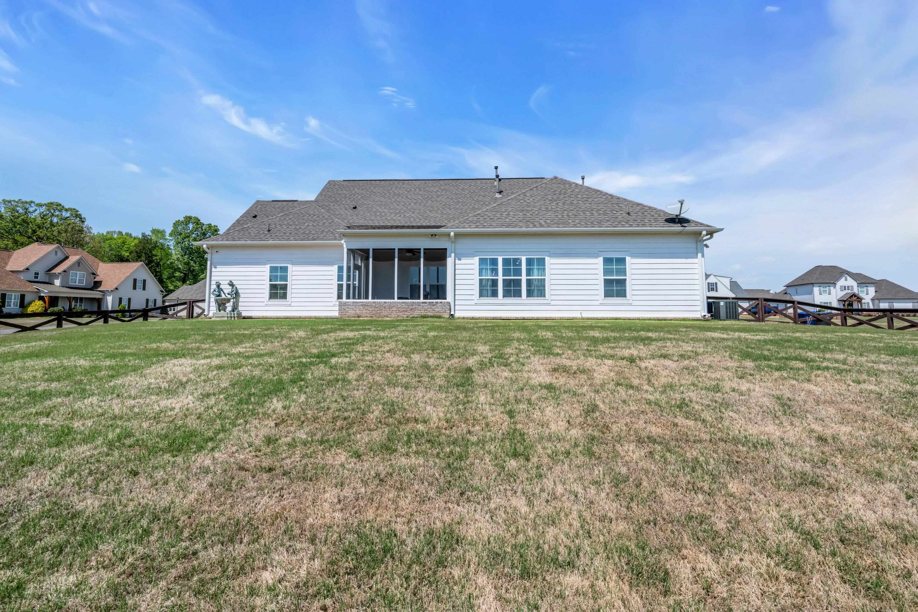 20 Thorpe Cove Piperton, TN 38017 - Photo 37 of 39 a house view with a garden