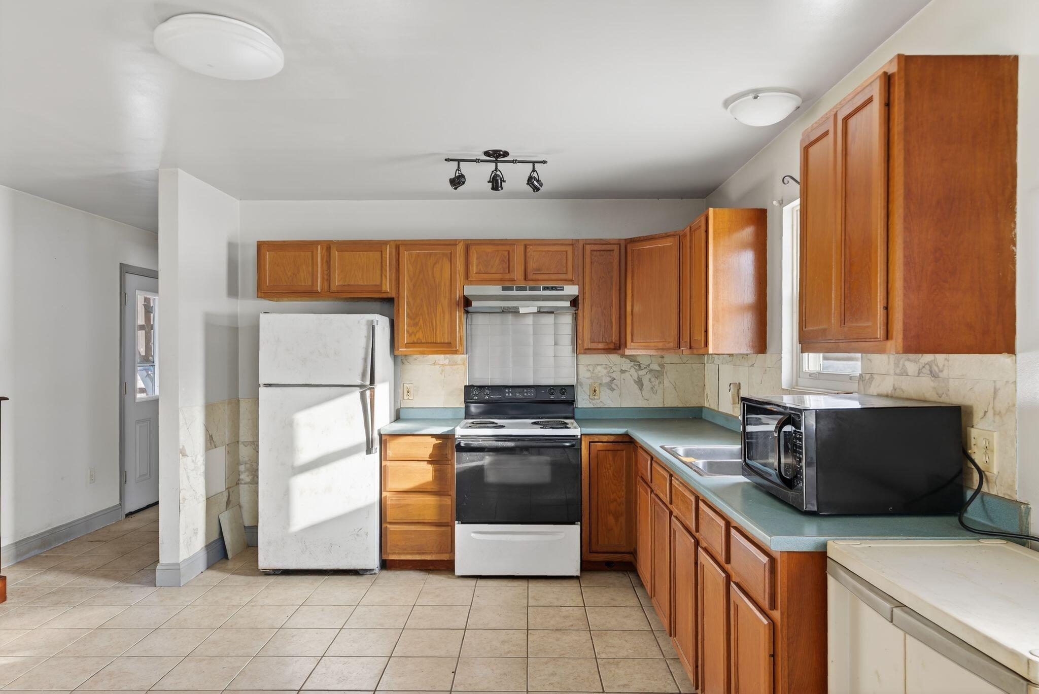 37 Depot Street Buckfield, ME 04220 - Photo 5 of 27 Kitchen