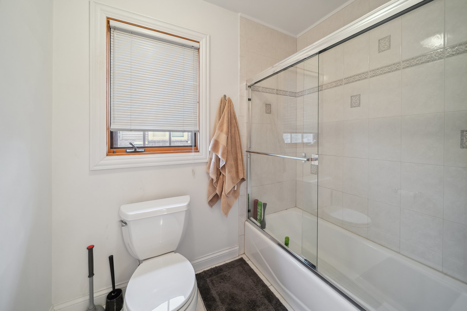 Undisclosed Address Park Ridge, IL 60068 - Photo 36 of 47 a bathroom with a toilet and a shower