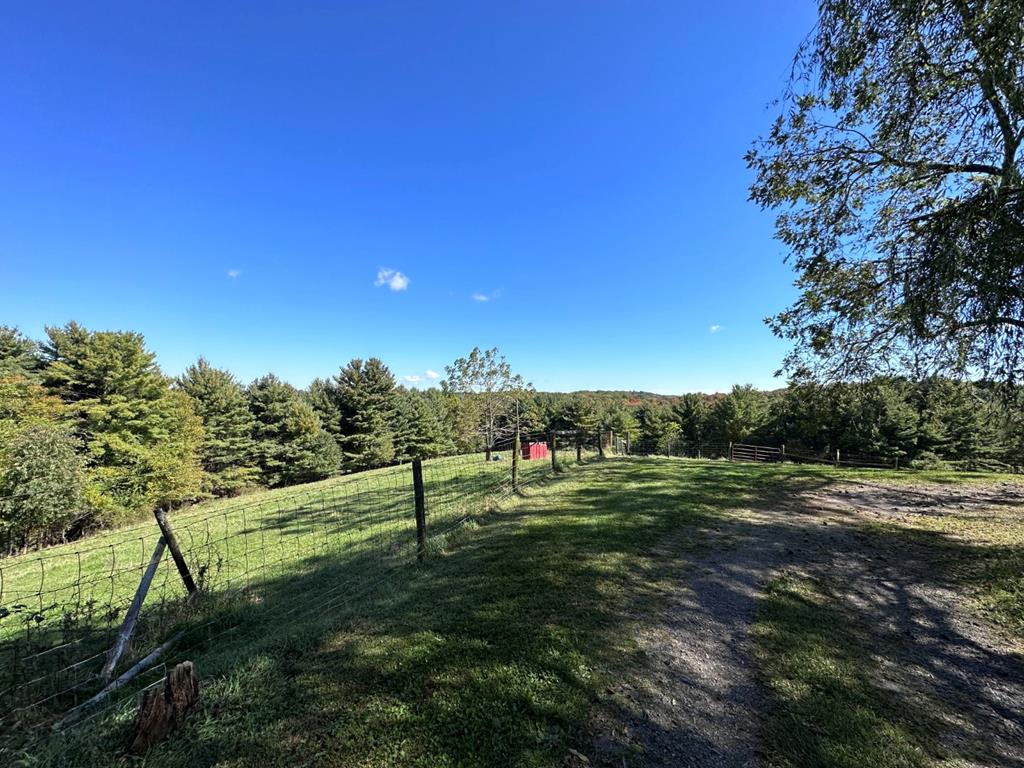 140 Baltimore Road Hillsville, VA 24343 - Photo 4 of 36 Gallery Image 4