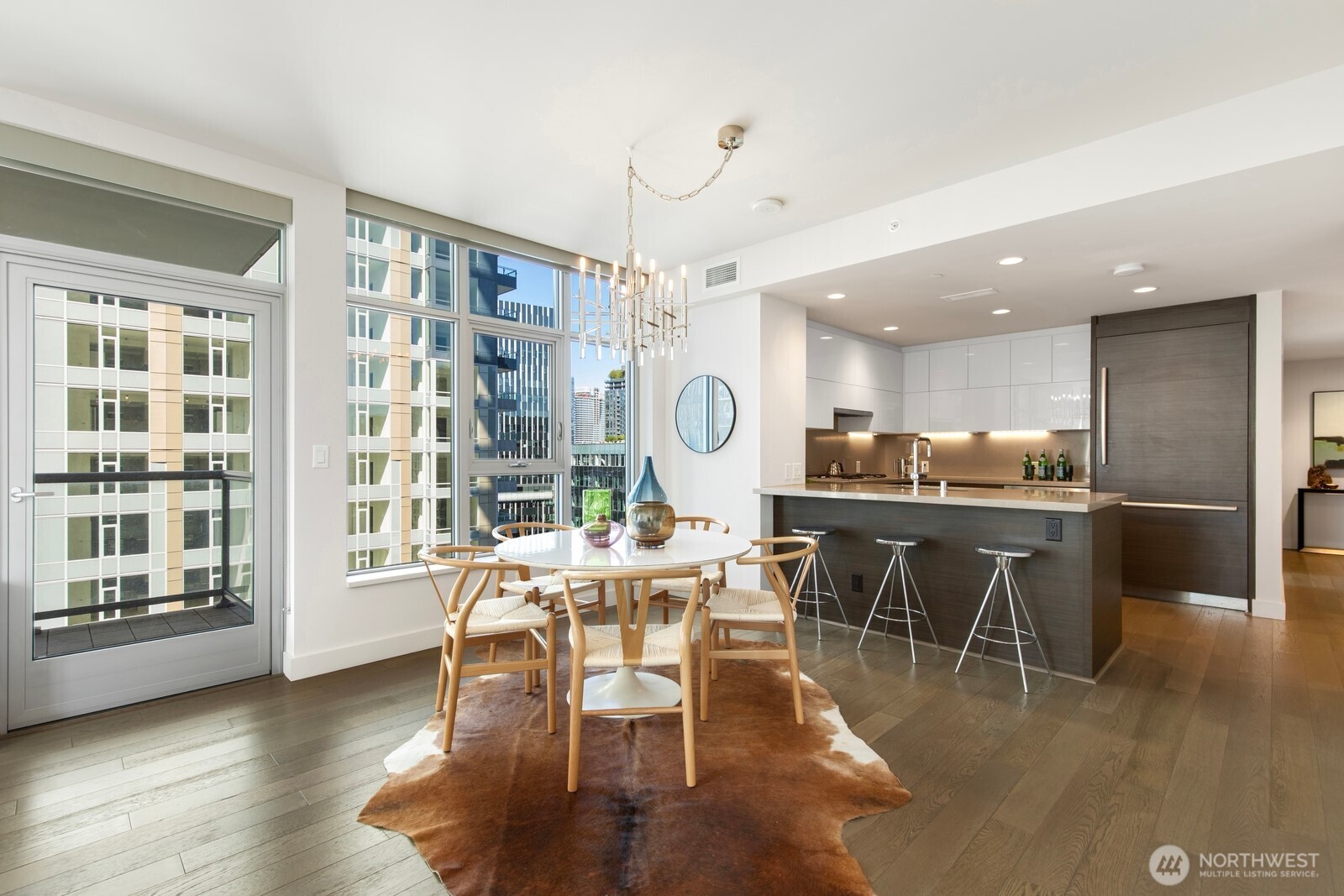 588 Bell Street, Unit 2102S Seattle, WA 98121 - Photo 9 of 37