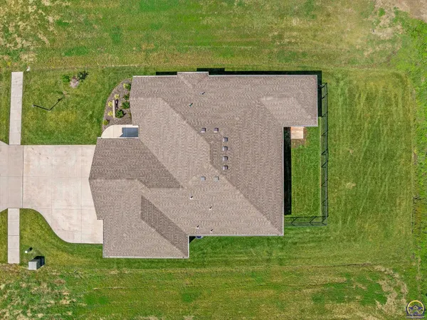 $450,000 | 7700 Southwest 24th Terrace, Topeka, KS 66614