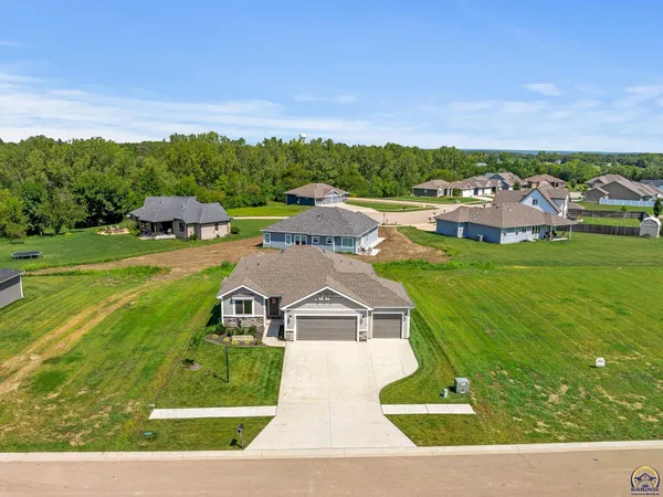 $450,000 | 7700 Southwest 24th Terrace, Topeka, KS 66614