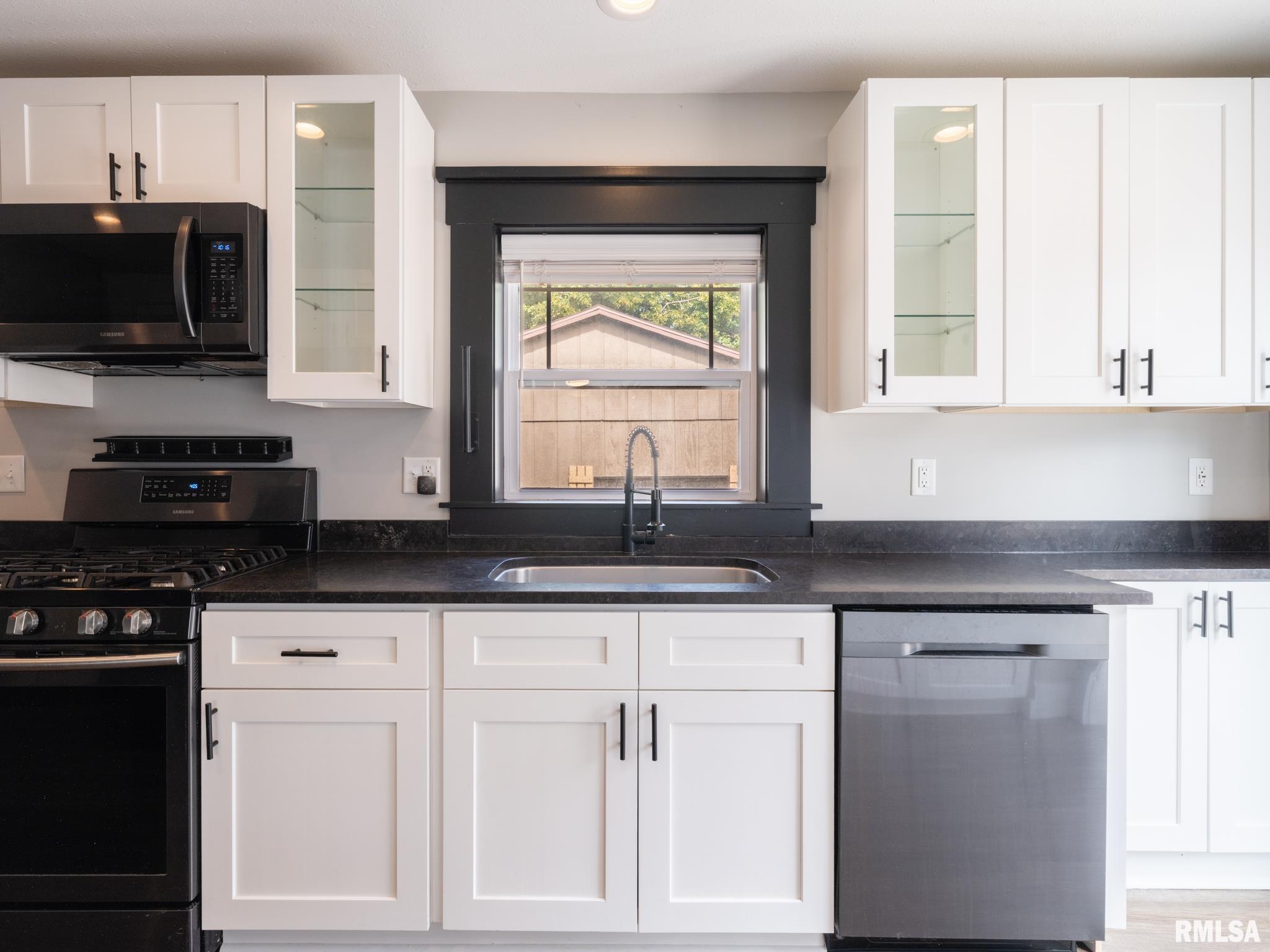 4228 North Prospect Road Peoria, IL 61603 - Photo 18 of 71 Gallery Image 18