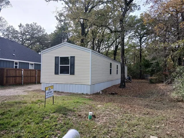 $1,100 | 139 Wedgewood Drive, Gun Barrel City, TX 75156