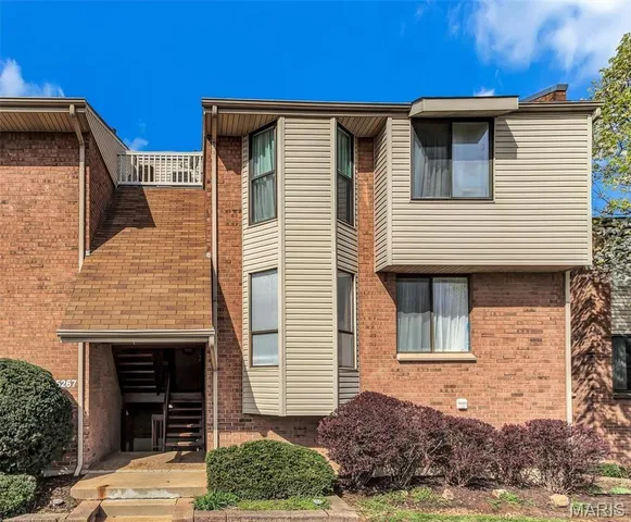 $140,000 | 5267 Cedarstone Court, Unit D, St. Louis, MO 63129