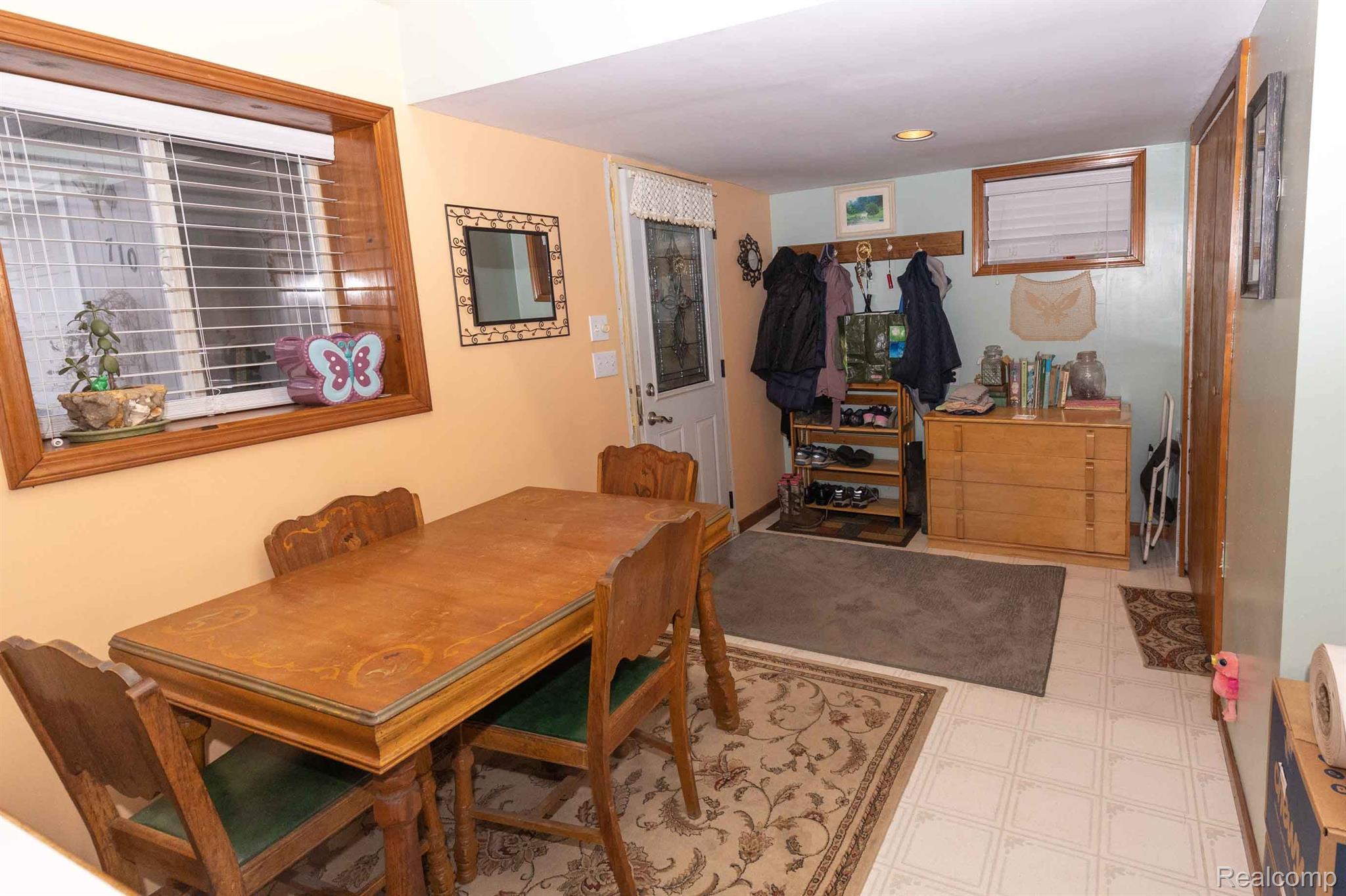 710 Hemingway Road Lake Orion, MI 48362 - Photo 4 of 18 Gallery Image 4