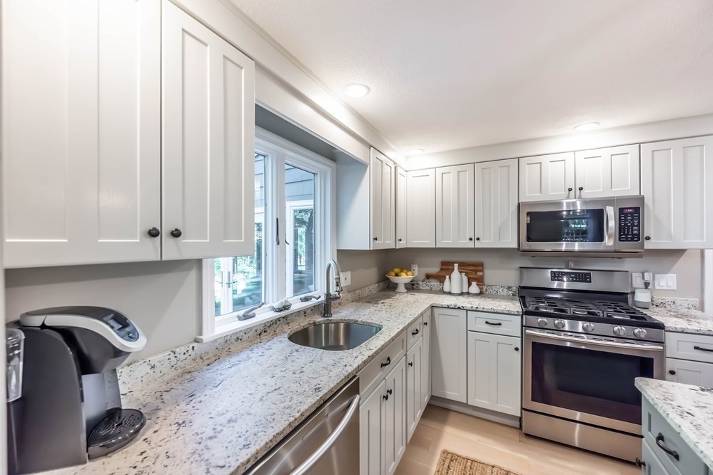 25 Hemlock Road Andover, MA 01810 - Photo 16 of 42 Gallery Image 16