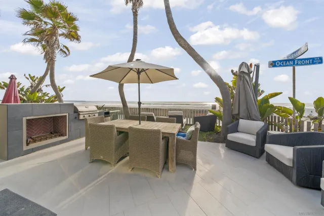 a view of livingroom with furniture and stove