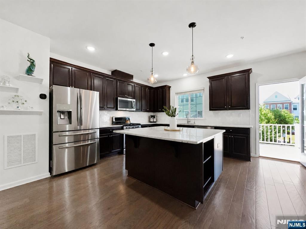 85 Truman Drive Wood-Ridge, NJ 07075 - Photo 11 of 47