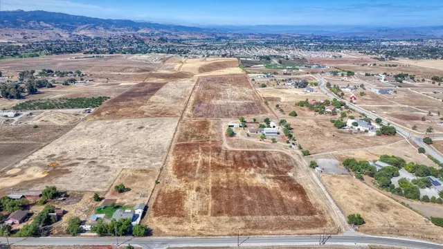 $1,775,000 | 1080 Best Road, Hollister, CA 95023