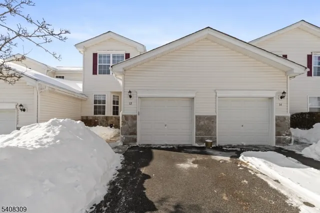 $399,900 | 12 Spruce Hills Court, Hamburg, NJ 07419