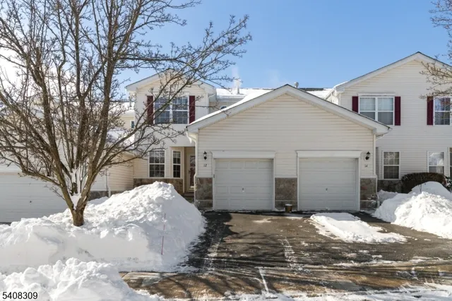 $399,900 | 12 Spruce Hills Court, Hamburg, NJ 07419