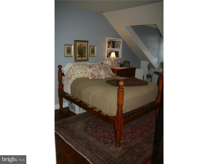 231 Pine Street Philadelphia, PA 19106 - Photo 8 of 11 Bedroom