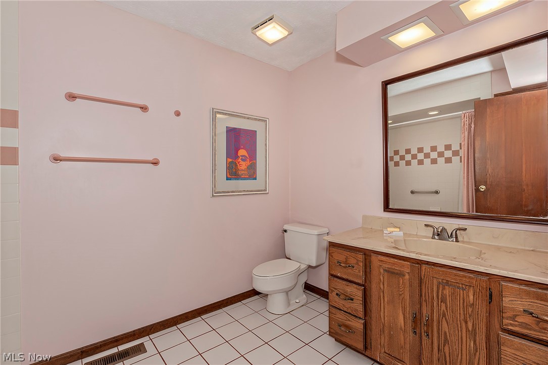 15490 Riddle Road Chagrin Falls, OH 44022 - Photo 28 of 47
