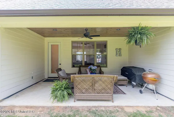 $416,000 | 196 Sweetbriar Circle, Canton, MS 39046
