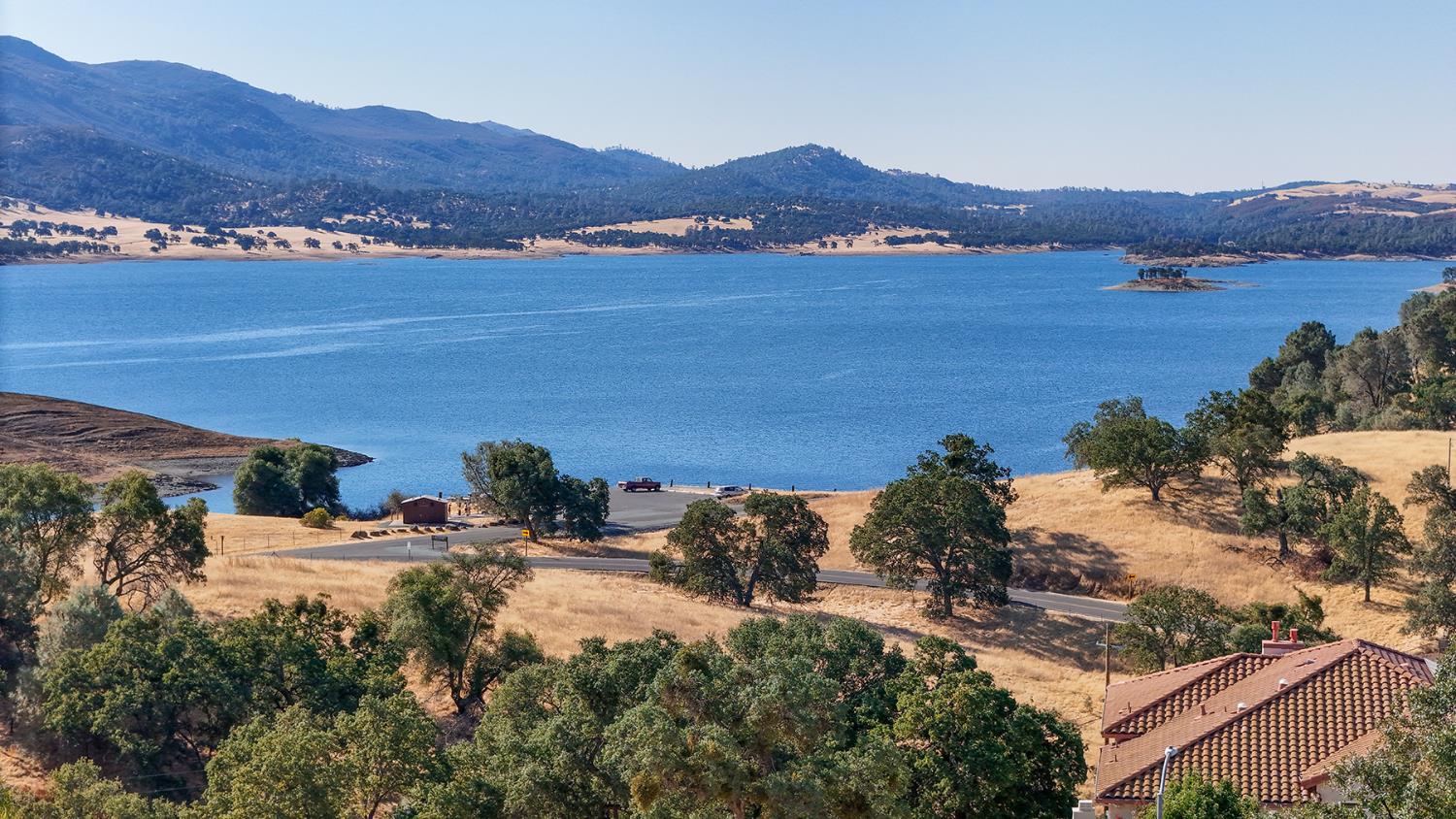 1116 Paradise Peak Road Valley Springs, CA 95252 - Photo 9 of 18 a view of lake and mountain