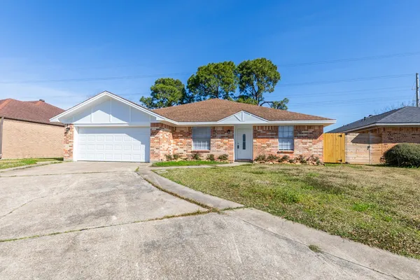$349,000 | 8502 Lynwood Lane, Port Arthur, TX 77642