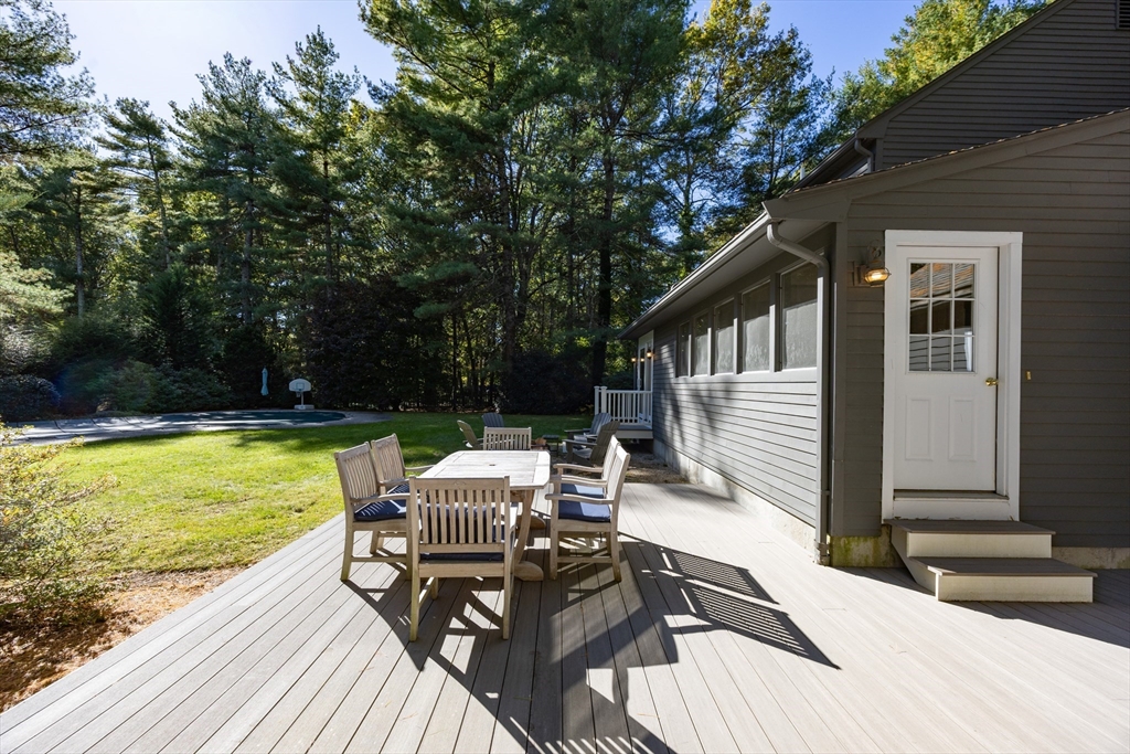 11 Quail Run Road Norfolk, MA 02056 - Photo 33 of 38 Gallery Image 33