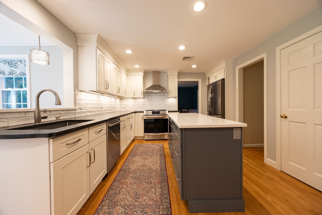 11 Quail Run Road Norfolk, MA 02056 - Photo 4 of 38 Gallery Image 4
