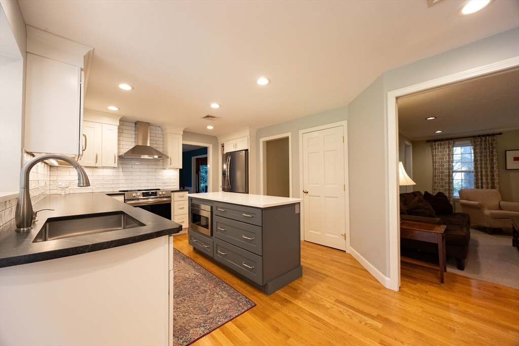11 Quail Run Road Norfolk, MA 02056 - Photo 6 of 38 Gallery Image 6