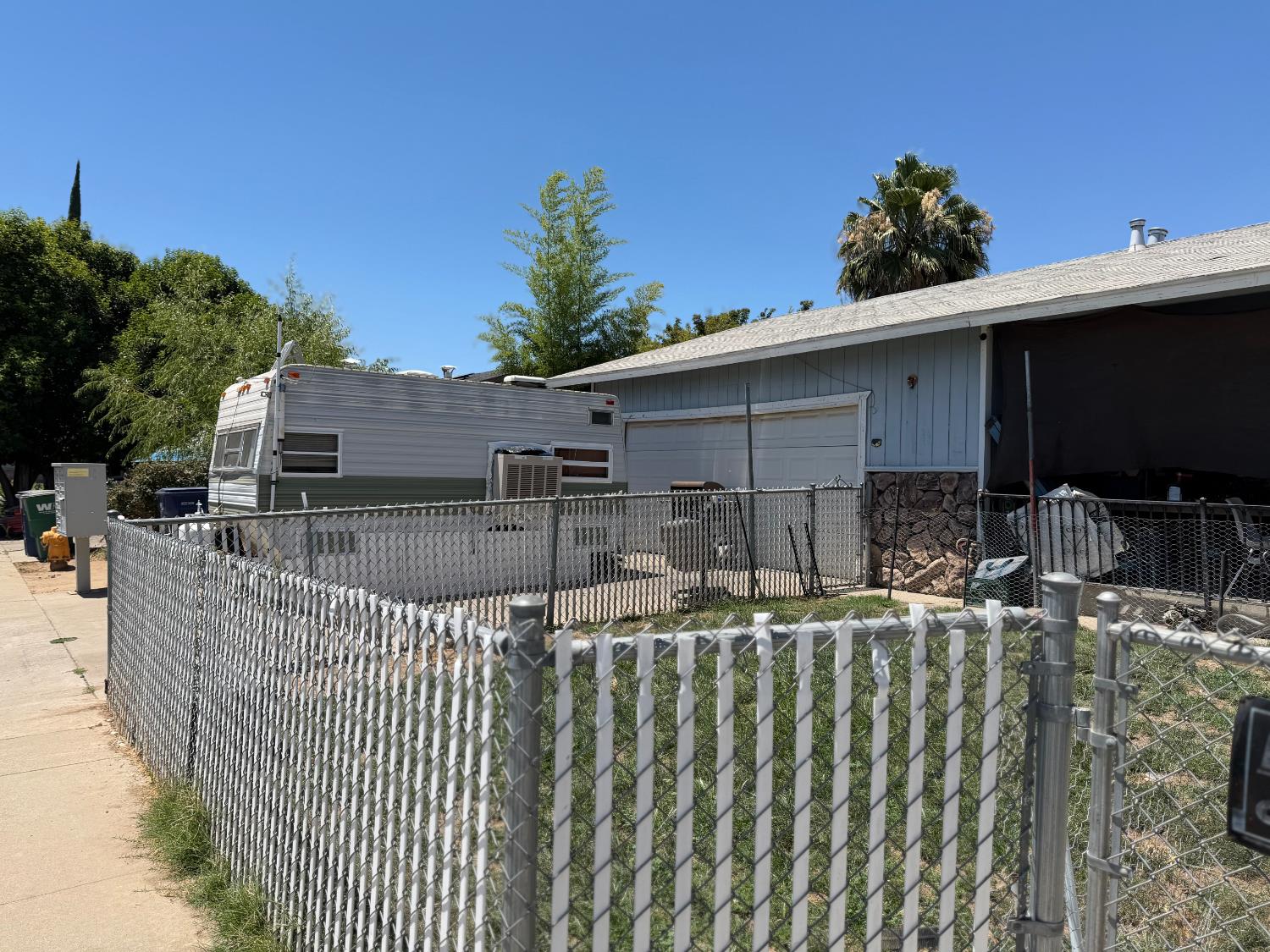 2442 Apache Street Merced, CA 95348 - Photo 2 of 22