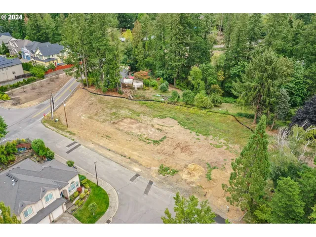 a view of a city street view