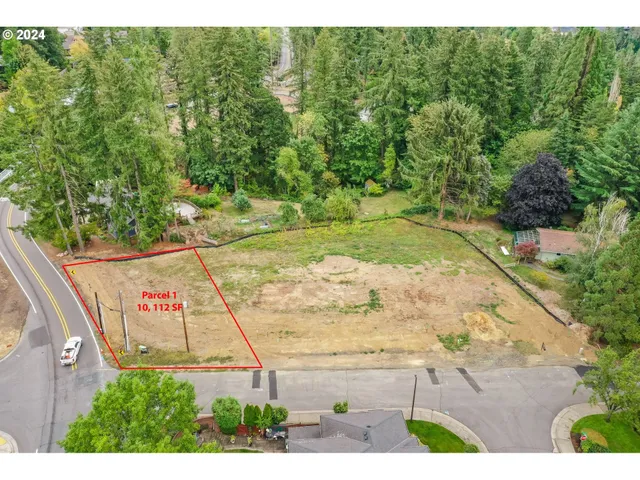 a view of an outdoor space and a yard