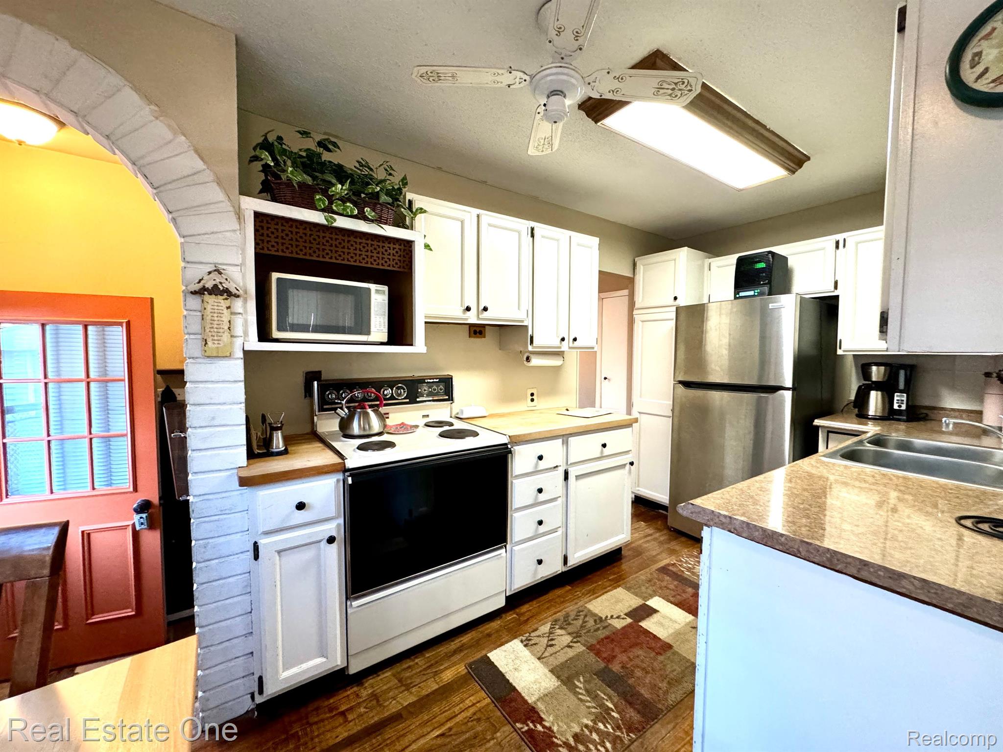928 West 3rd Street Rochester, MI 48307 - Photo 5 of 17 Gallery Image 5