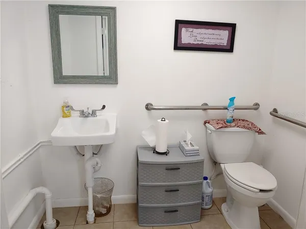 a view of utility room