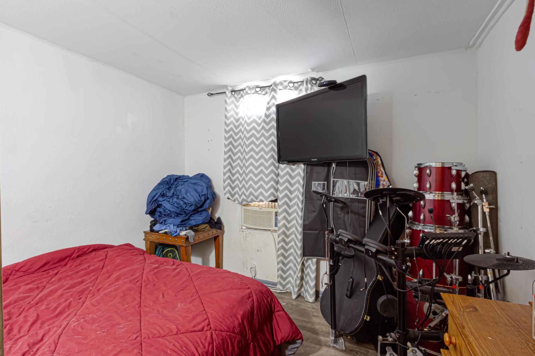 3268 E Road, Unit 1 Clifton, CO 81520 - Photo 17 of 17 a room with musical instruments