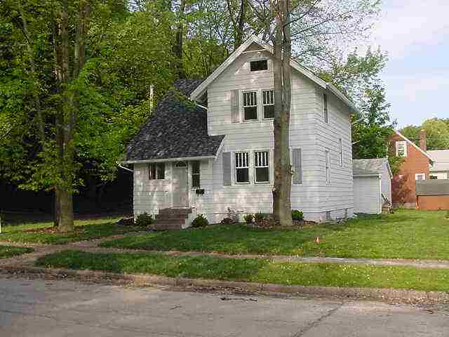 449 46th Street Moline, IL 61265 - Photo 1 of 8 Gallery Image 1