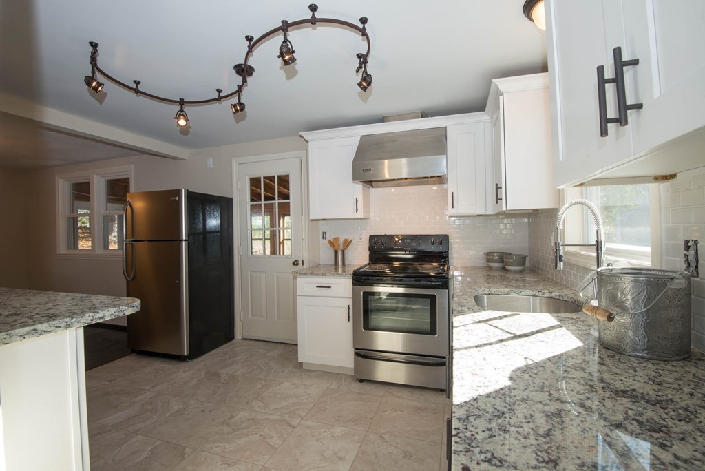 2 Rodgers Road Saugus, MA 01906 - Photo 7 of 30 Gallery Image 7