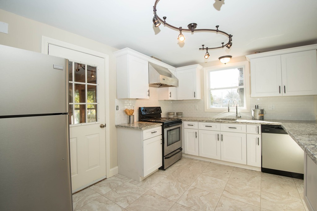 2 Rodgers Road Saugus, MA 01906 - Photo 10 of 30 Gallery Image 10