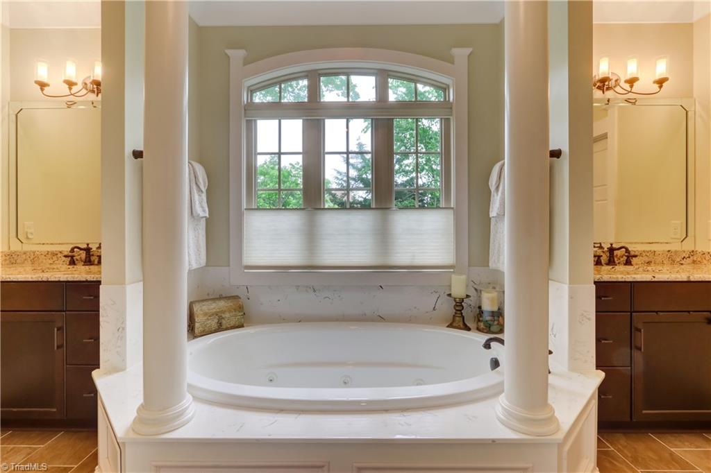 5807 Bison Drive Oak Ridge, NC 27310 - Photo 19 of 39 The tub!