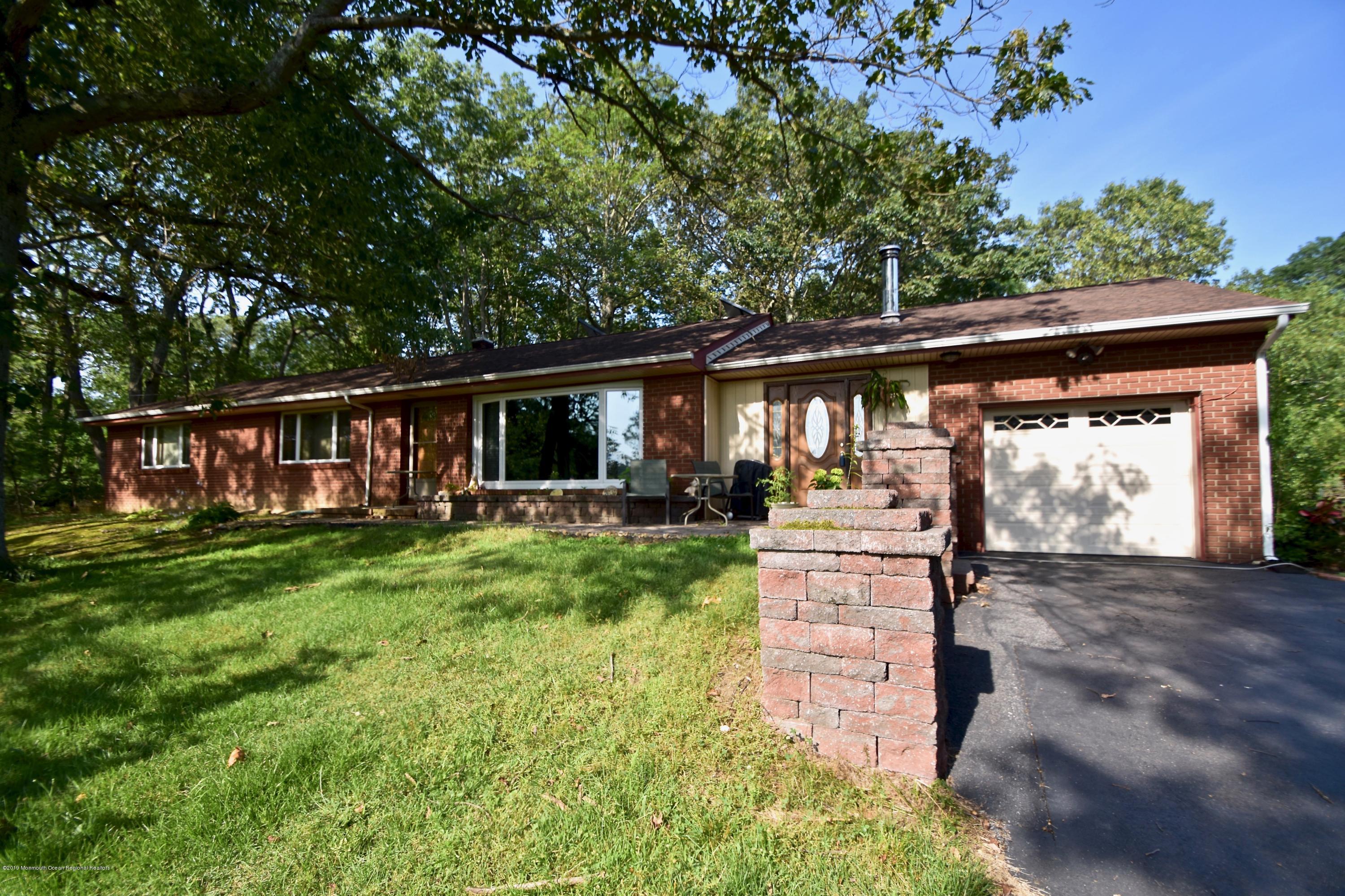 83 Hilltop Road Howell, NJ 07731 - Photo 1 of 20 DSC_0096