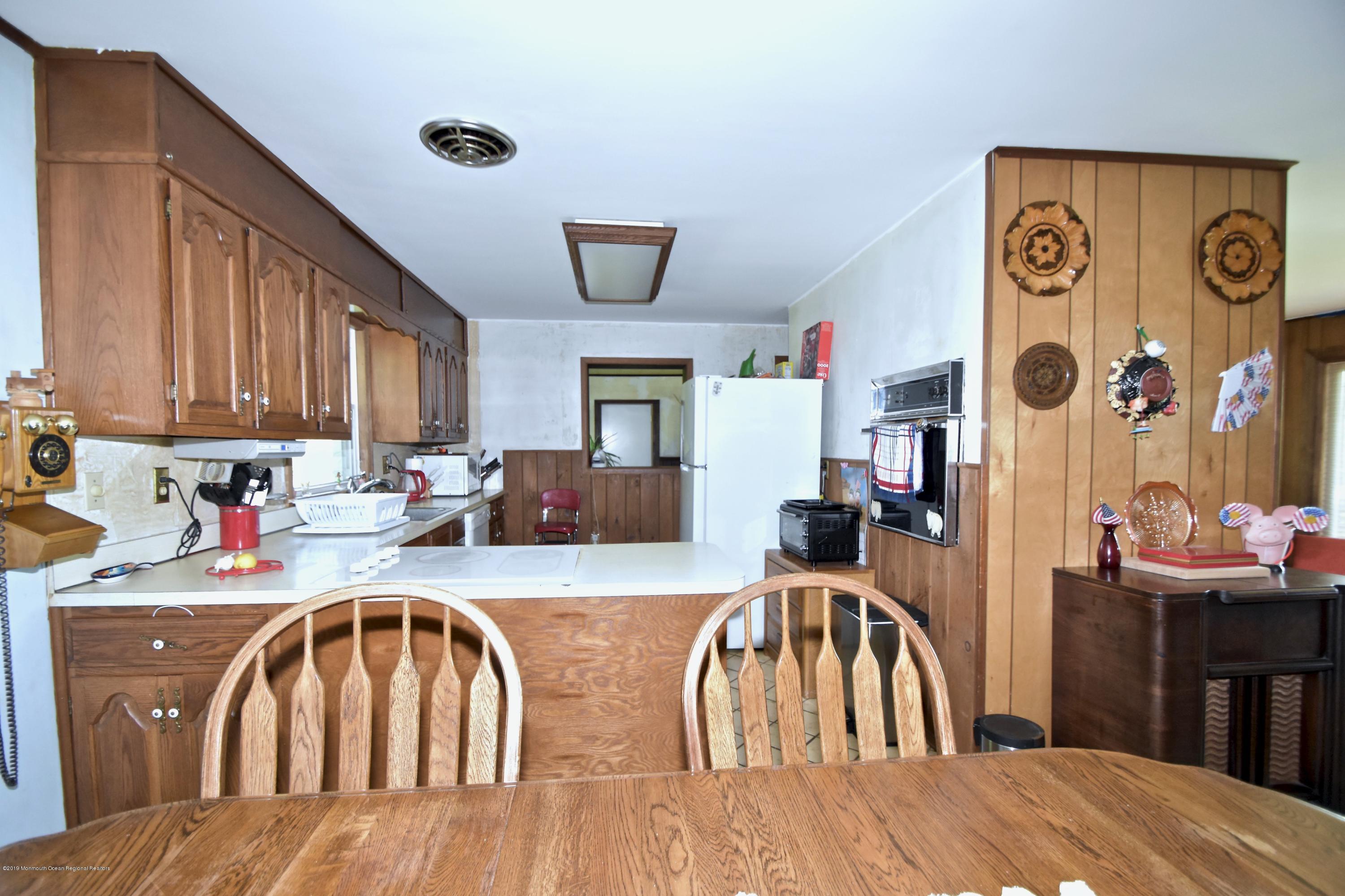 83 Hilltop Road Howell, NJ 07731 - Photo 11 of 20 DSC_0109