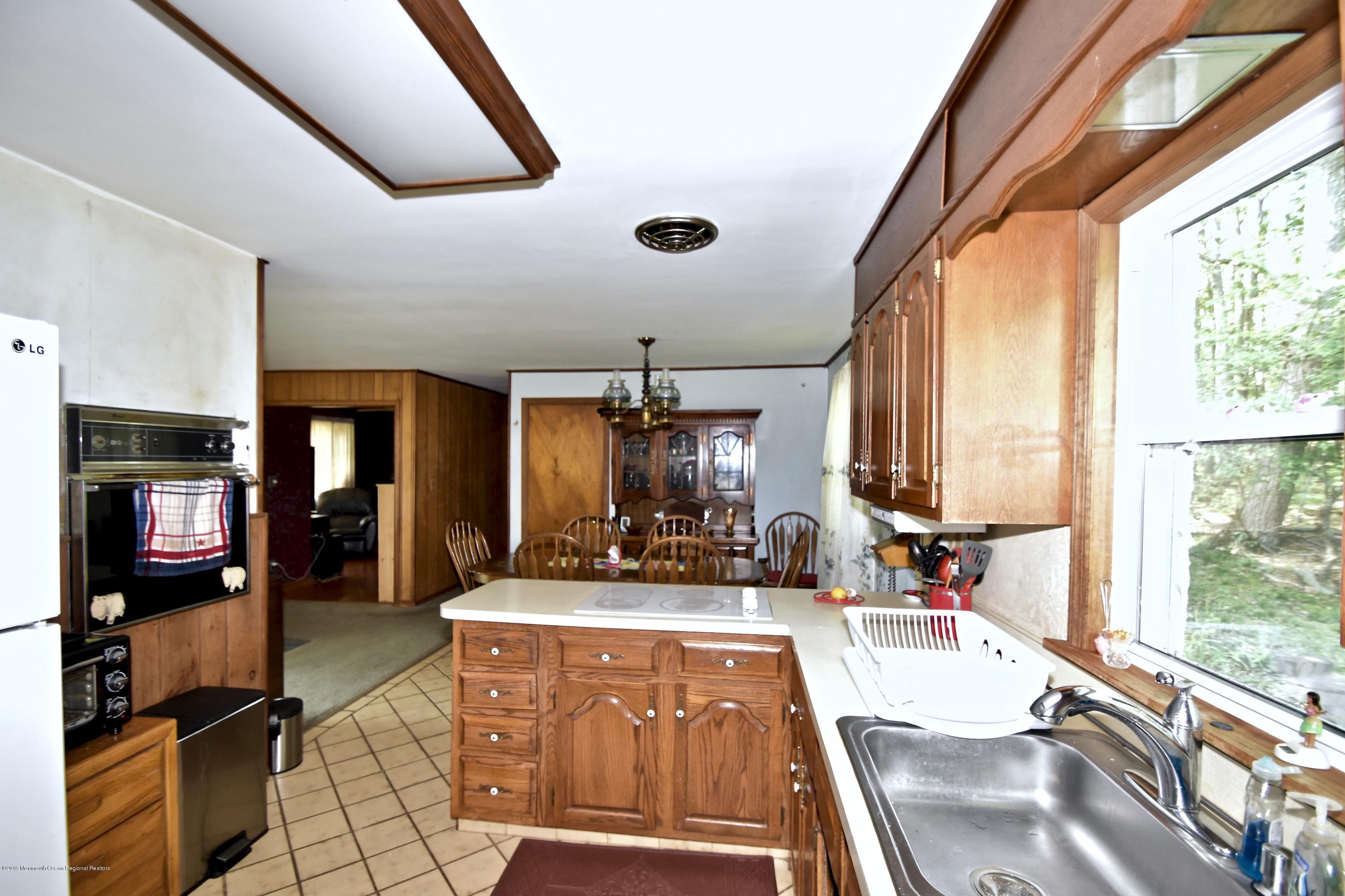 83 Hilltop Road Howell, NJ 07731 - Photo 12 of 20 DSC_0110