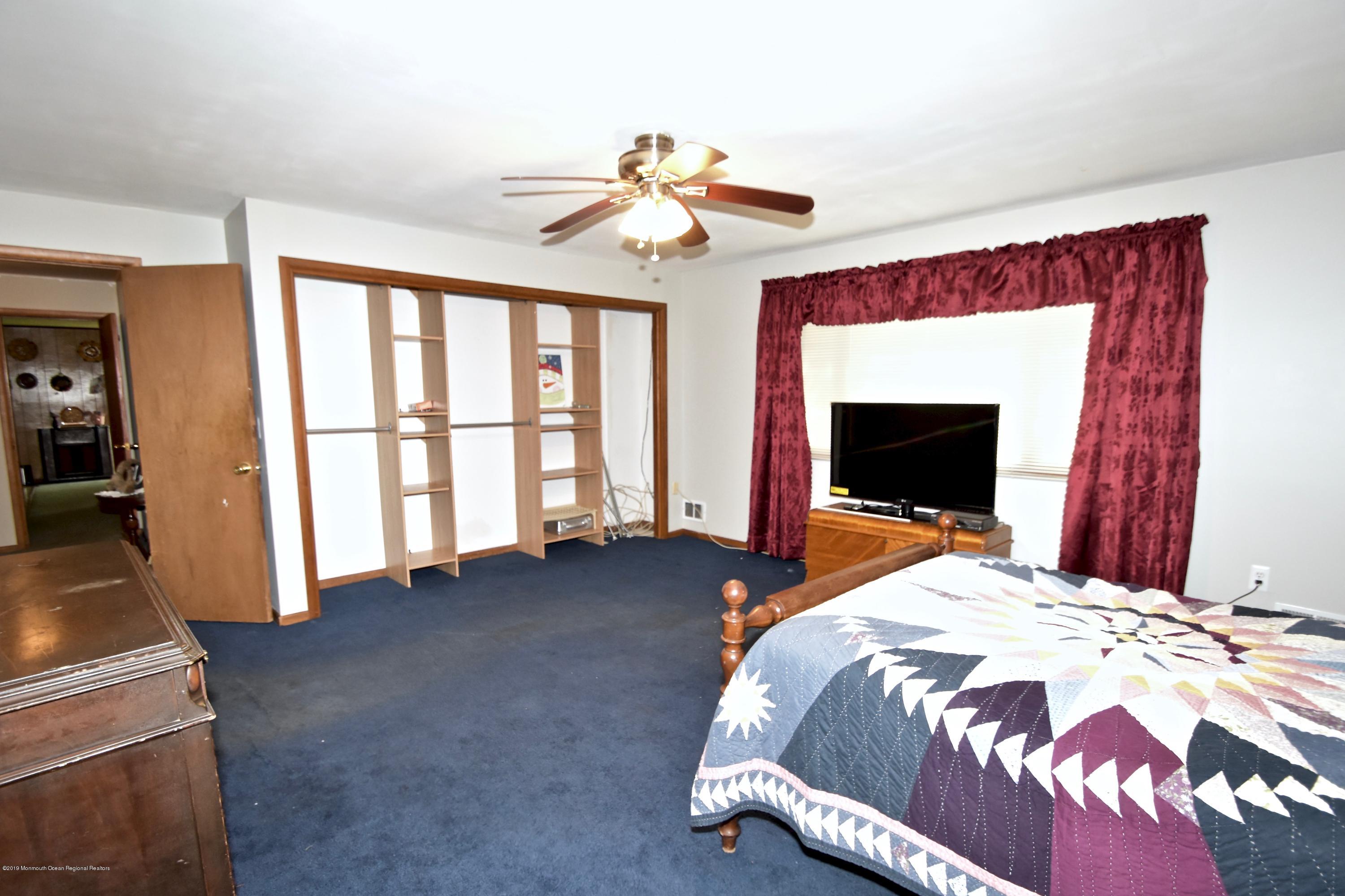 83 Hilltop Road Howell, NJ 07731 - Photo 15 of 20 DSC_0113