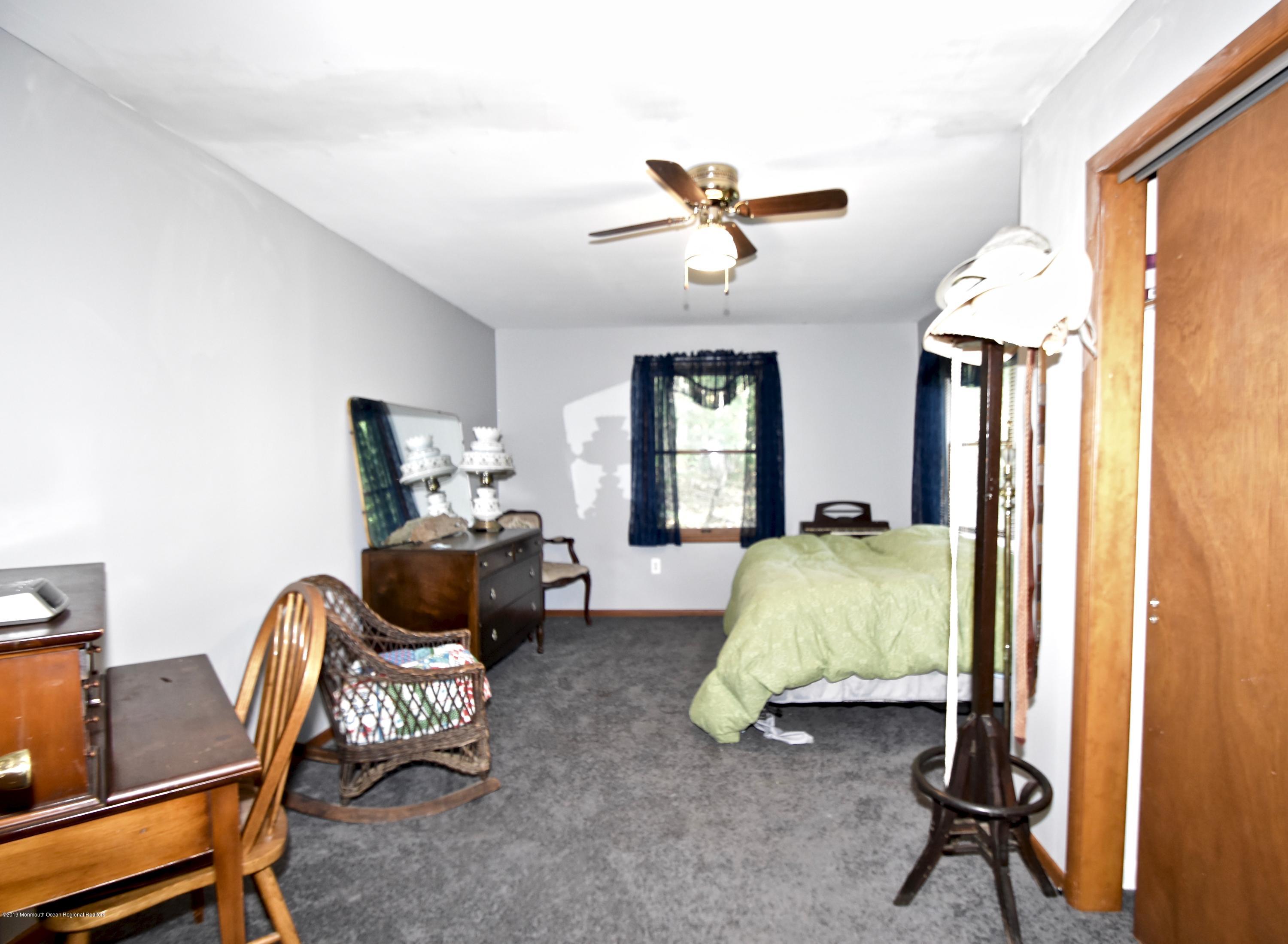 83 Hilltop Road Howell, NJ 07731 - Photo 18 of 20 DSC_0116
