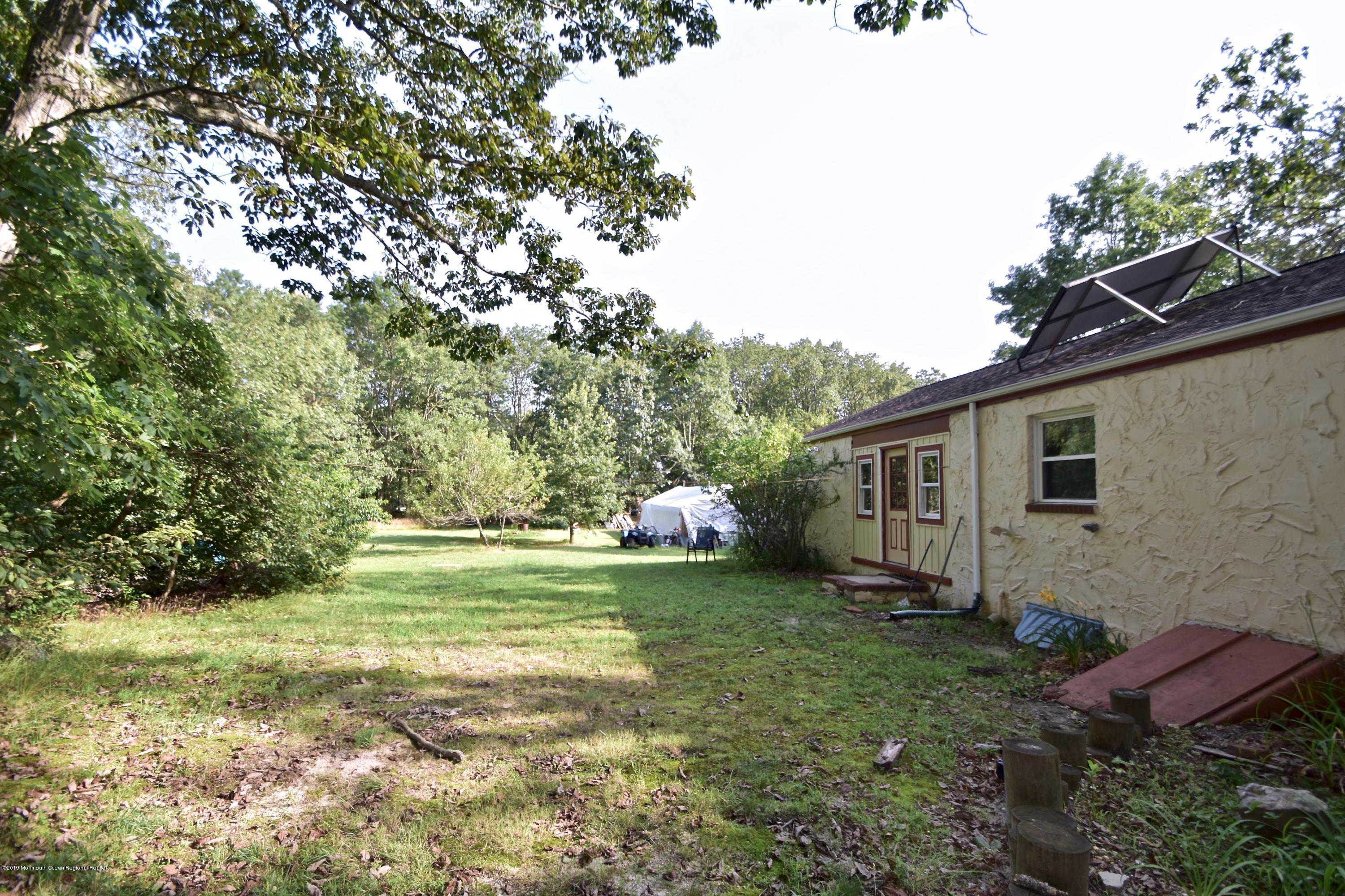 83 Hilltop Road Howell, NJ 07731 - Photo 19 of 20 DSC_0098