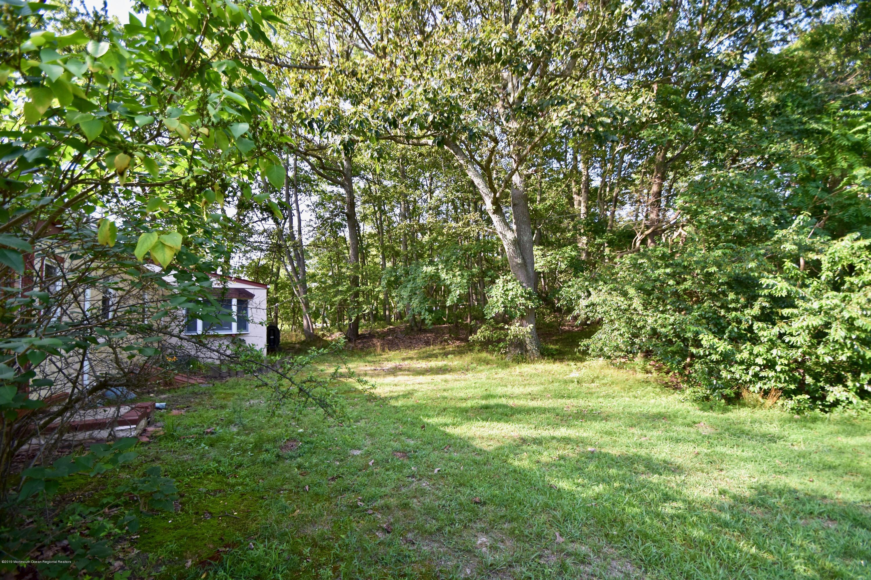 83 Hilltop Road Howell, NJ 07731 - Photo 20 of 20 DSC_0099