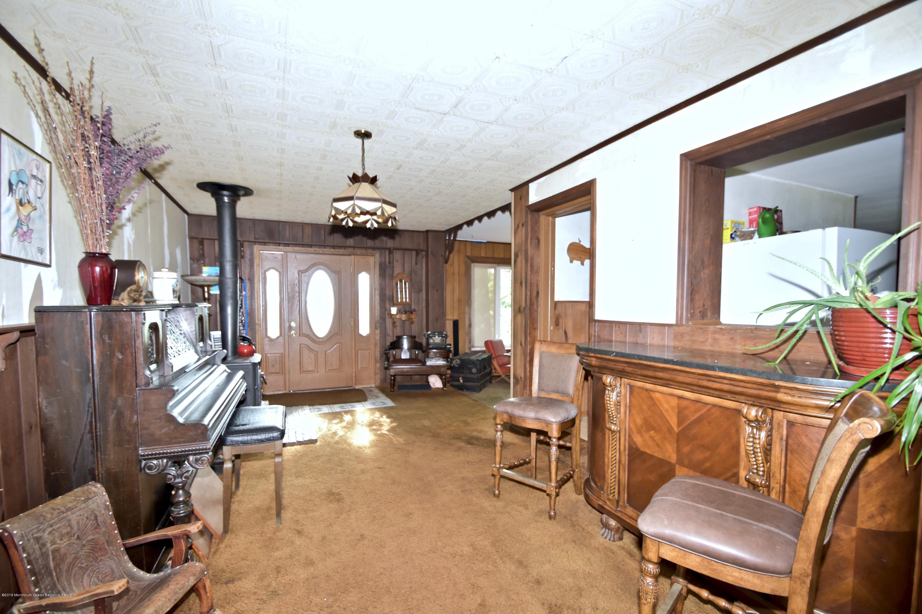 83 Hilltop Road Howell, NJ 07731 - Photo 5 of 20 DSC_0101