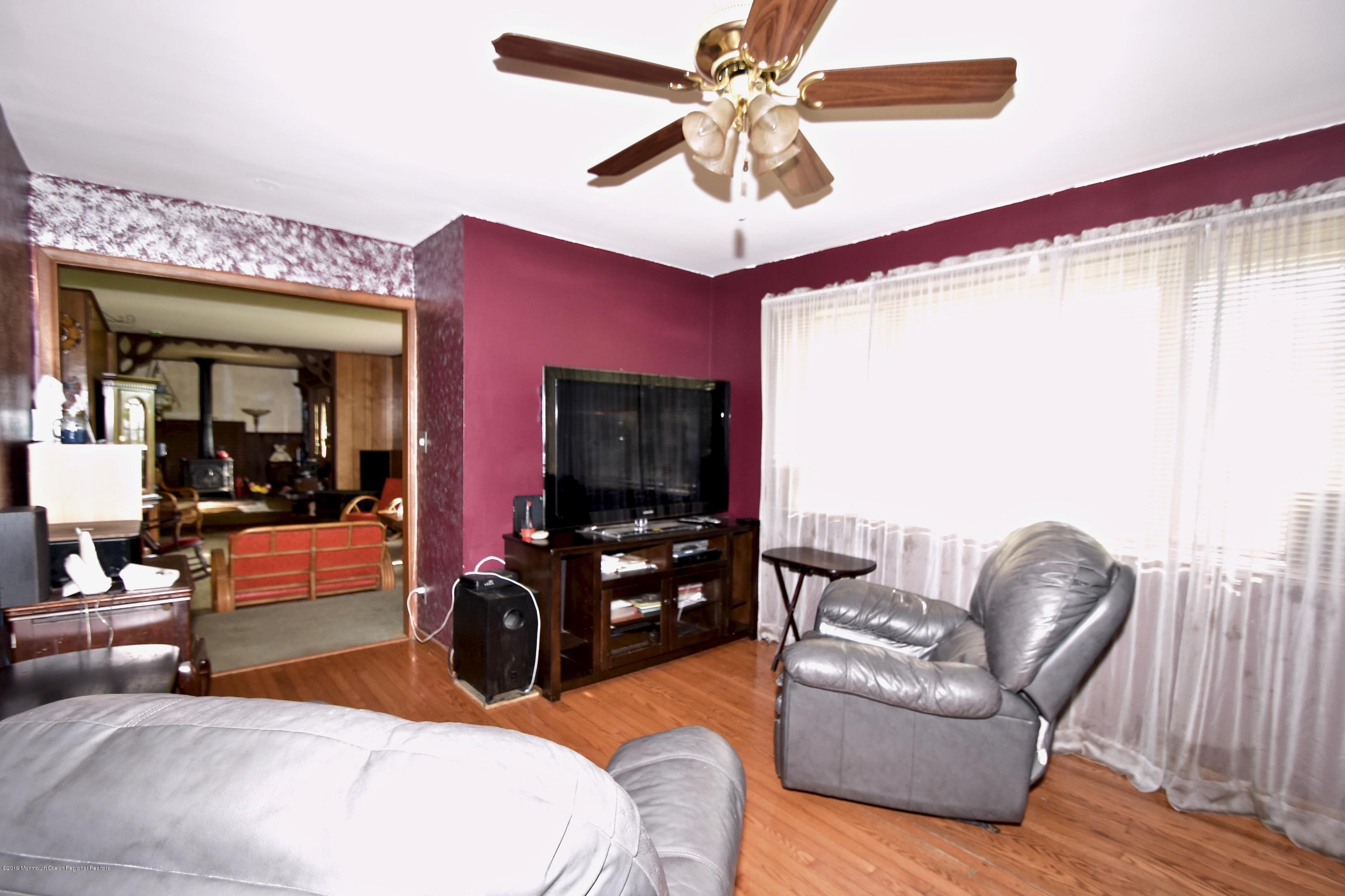 83 Hilltop Road Howell, NJ 07731 - Photo 9 of 20 DSC_0106