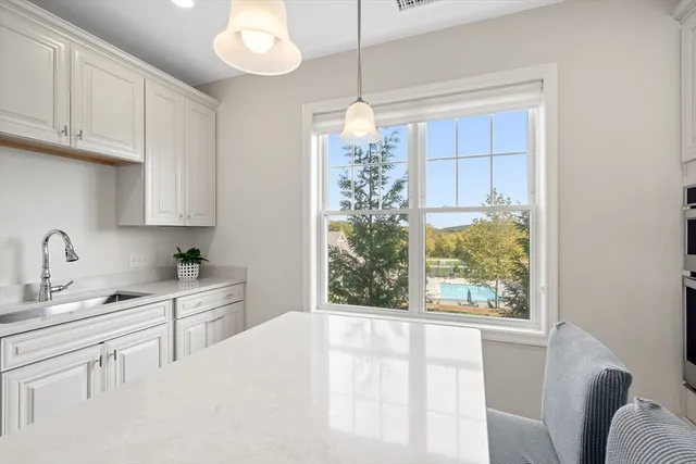 $599,000 | 11101 Peters Farm Way, Unit 101, Westborough, MA 01581