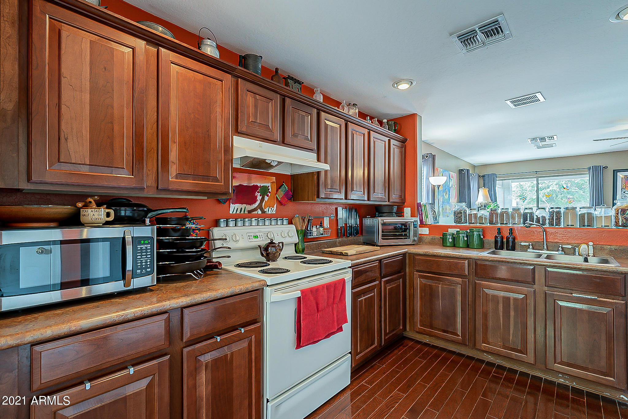 2311 West Carson Road Phoenix, AZ 85041 - Photo 6 of 22 Carson-10