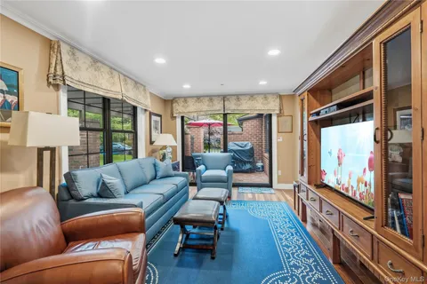 $2,300,000 | 111 Dove Hill Drive, Manhasset, NY 11030